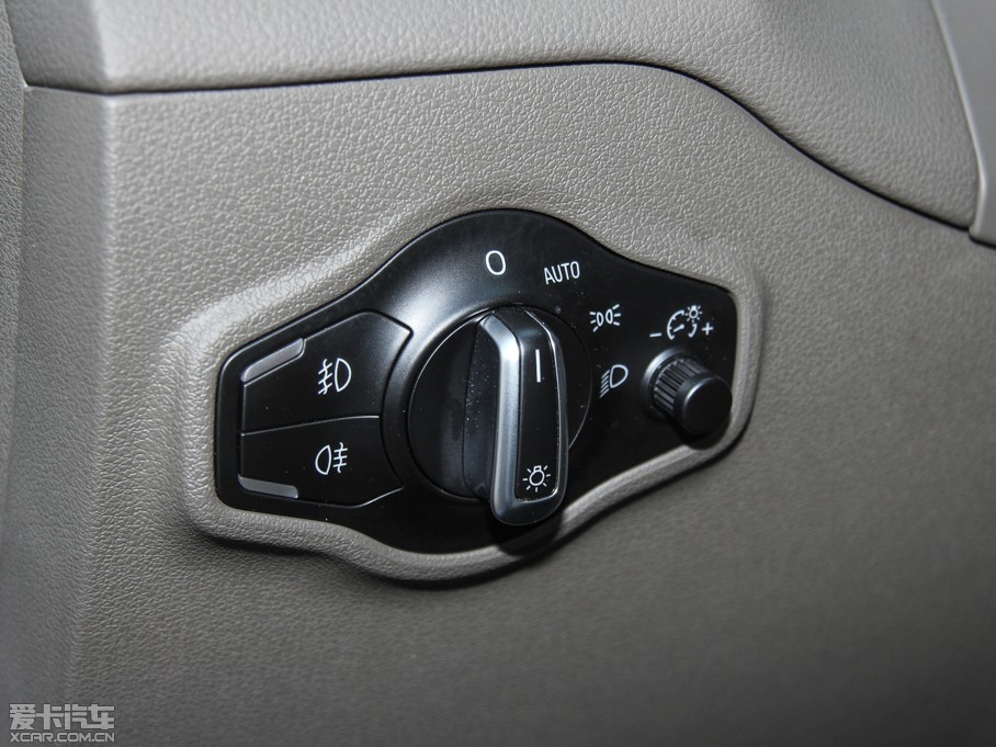 2015?yun)WQ5 40 TFSI A