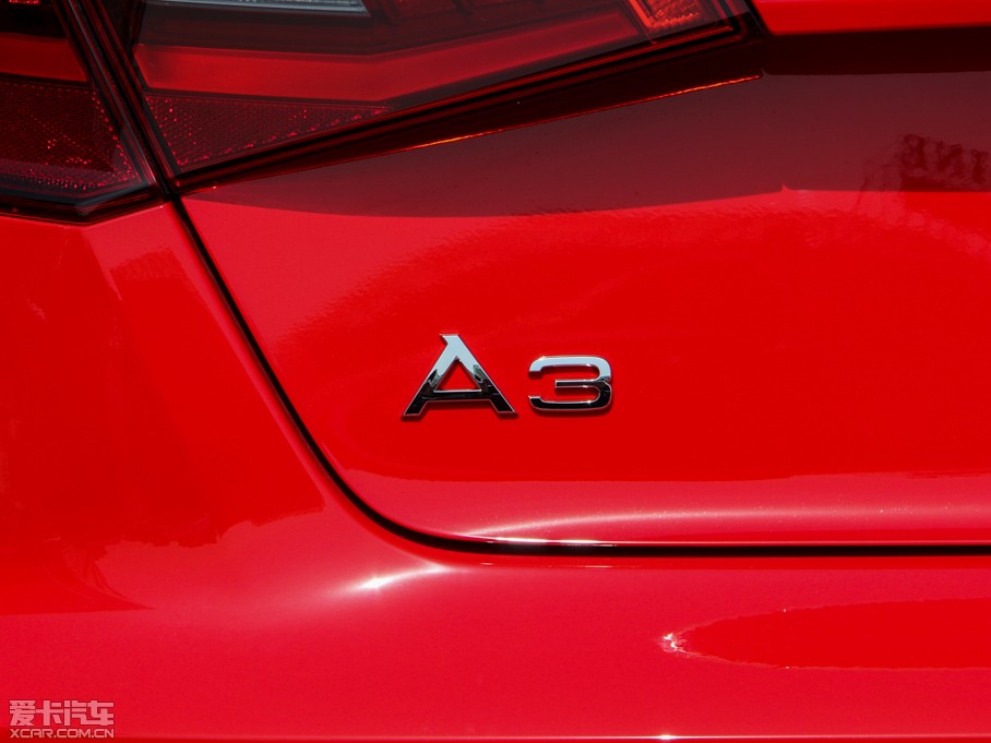 2015?yun)WA3 40 TFSI m