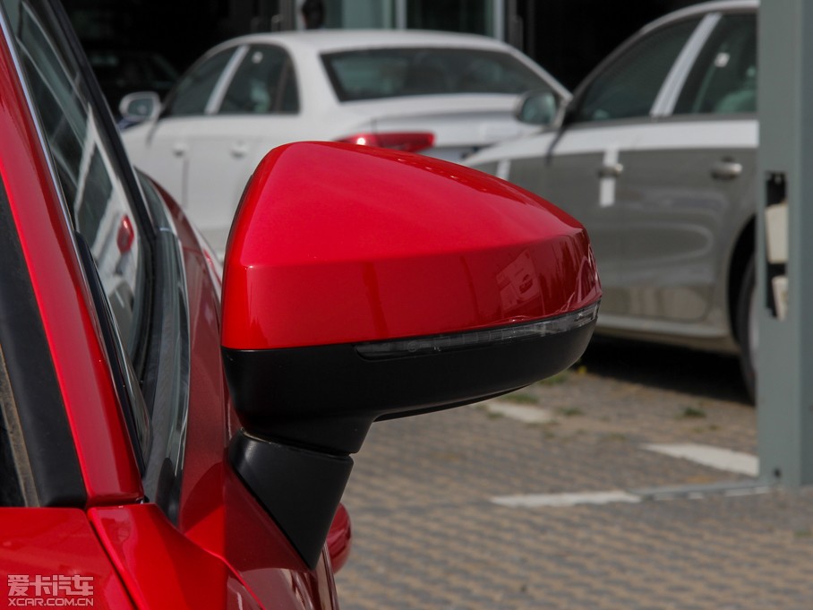 2015?yun)WA3 40 TFSI m