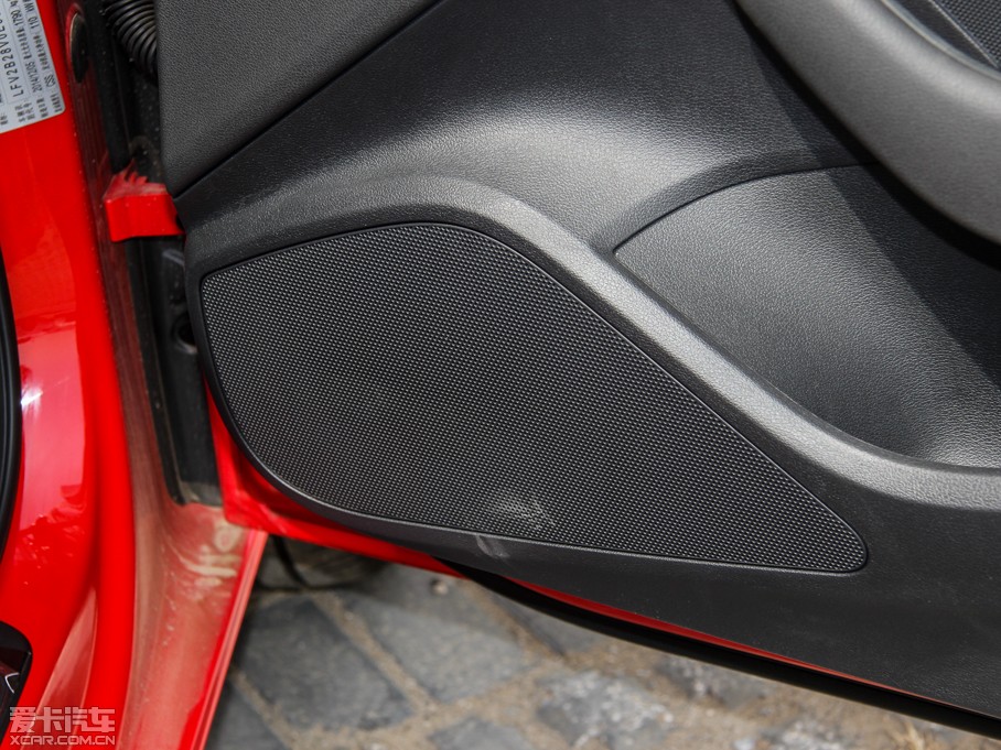 2015?yun)WA3 40 TFSI m