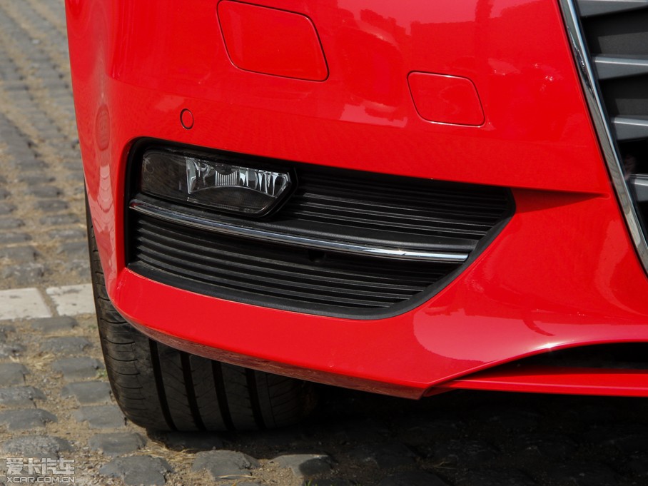 2015?yun)WA3 40 TFSI m