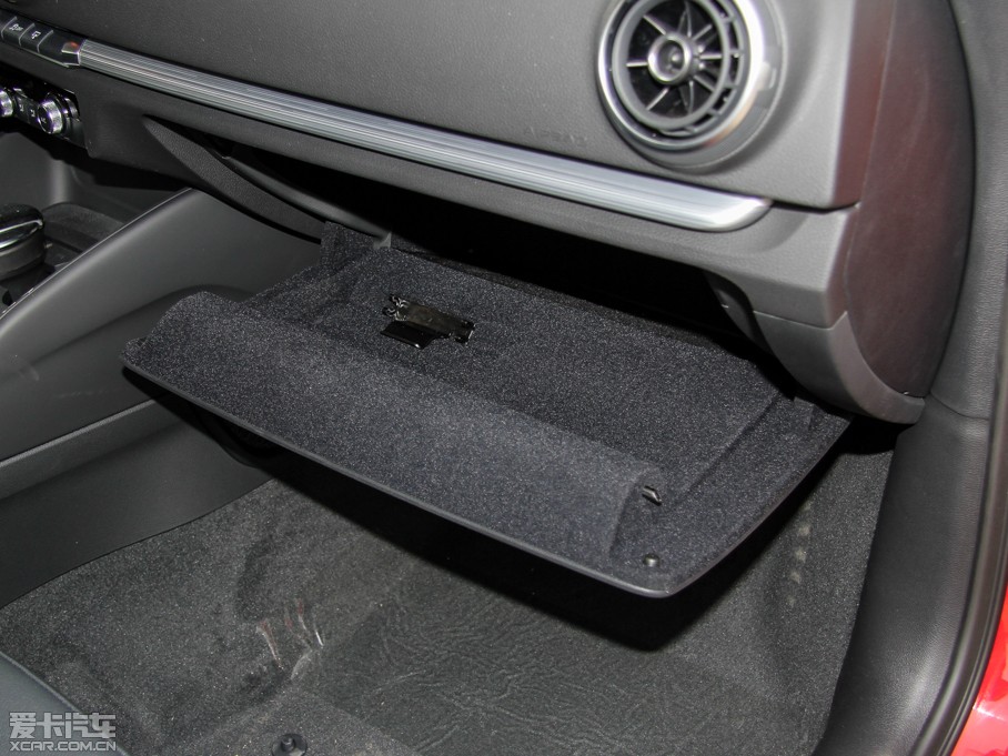 2015?yun)WA3 40 TFSI m