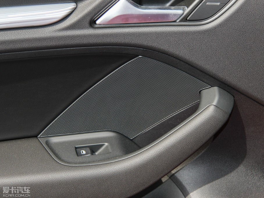 2015?yun)WA3 40 TFSI m