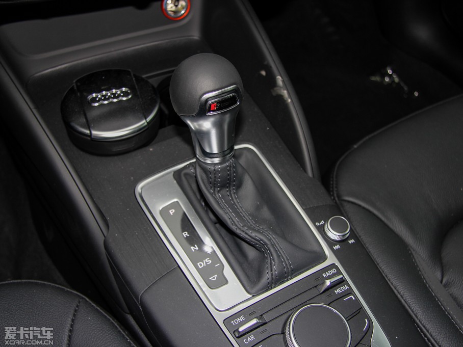 2015?yun)WA3 40 TFSI m