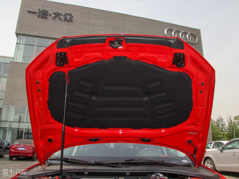 2015?yun)WA3 40 TFSI m