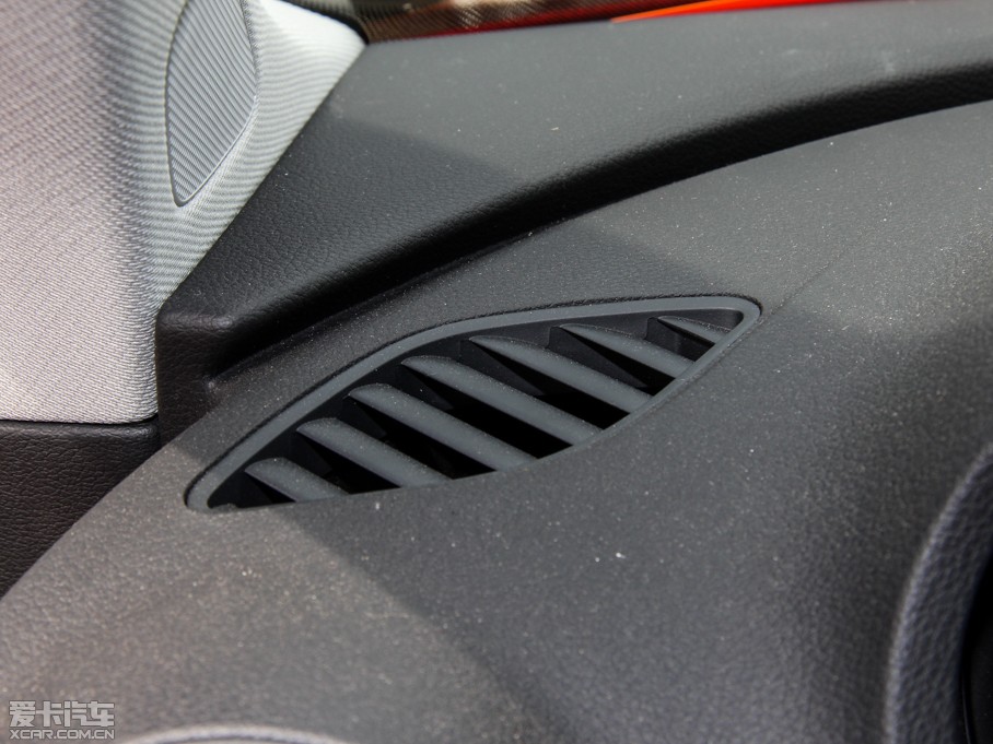 2015?yun)WA3 40 TFSI m