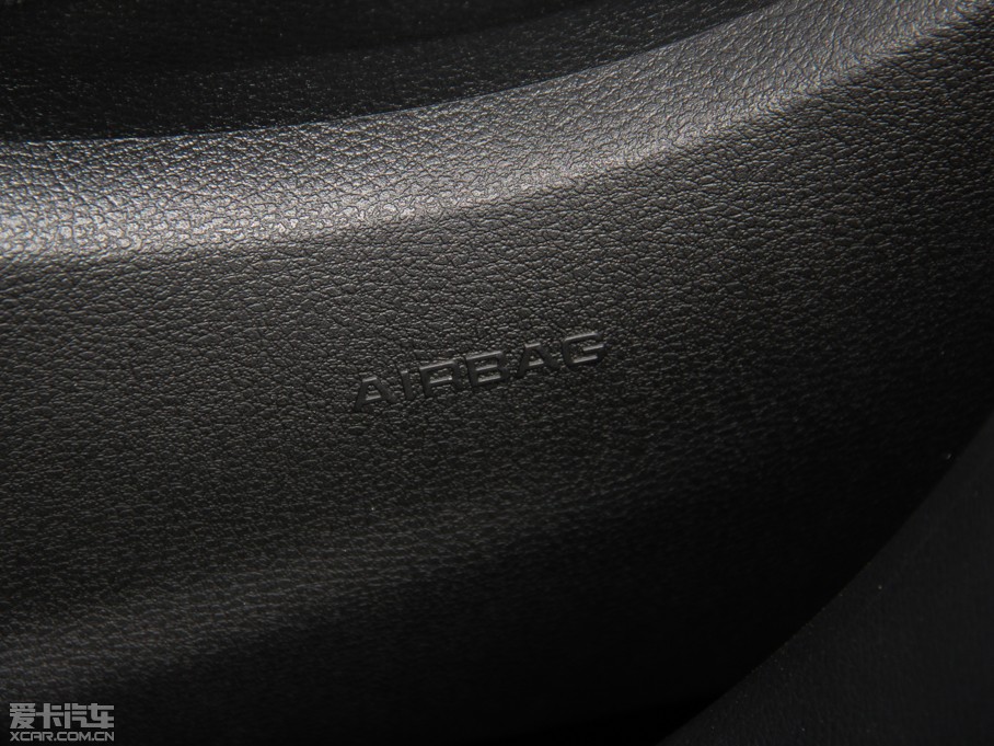 2015?yun)WA3 40 TFSI m