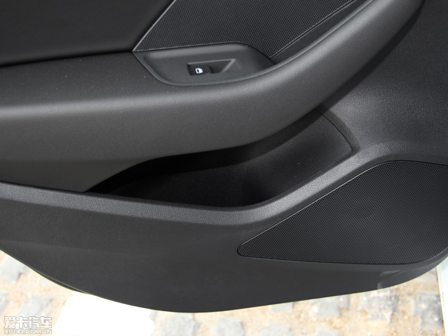 2015?yun)WA3 40 TFSI m