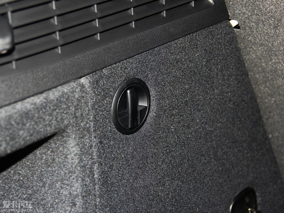 2015?yun)WA3 40 TFSI m