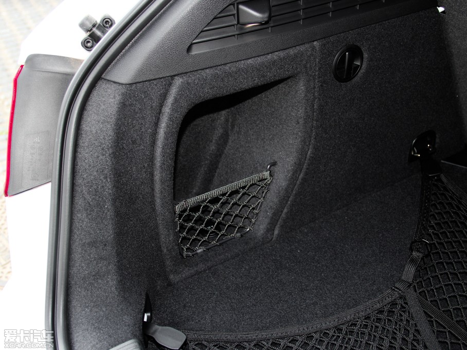 2015?yun)WA3 40 TFSI m