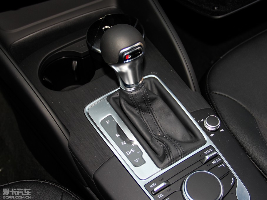 2015?yun)WA3 40 TFSI m