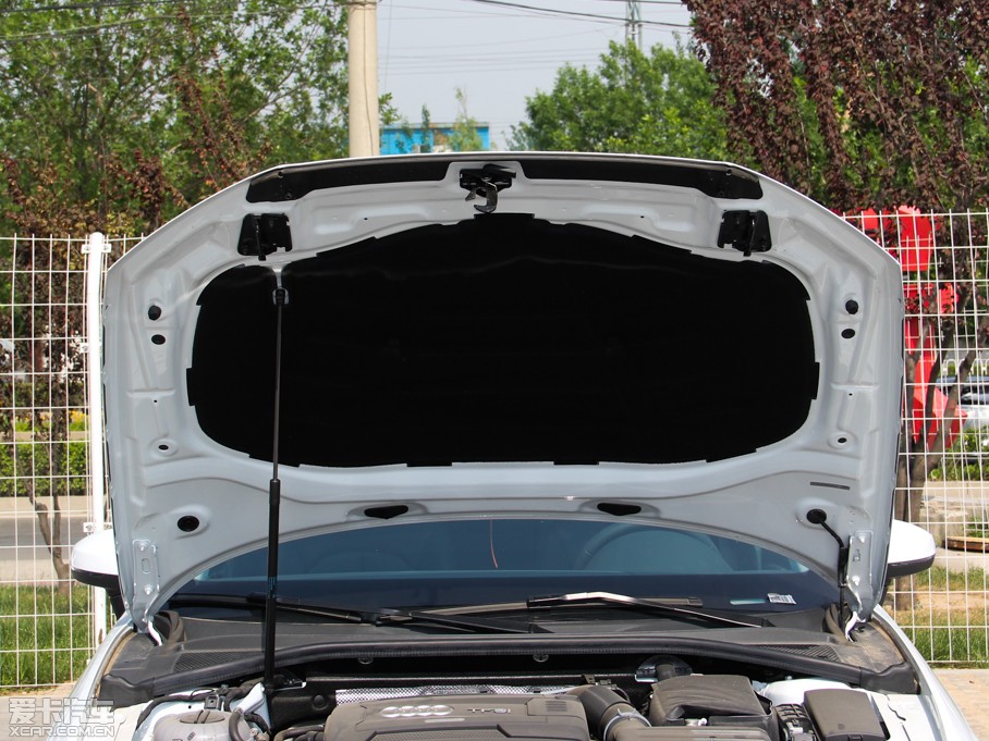 2015?yun)WA3 40 TFSI m