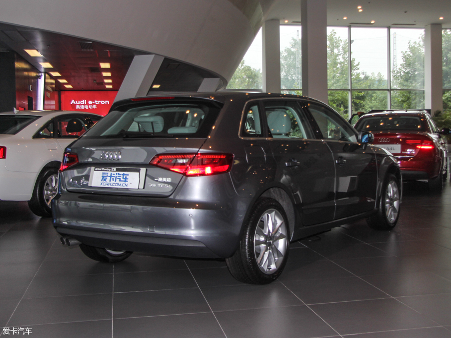 2015?yun)WA3 35 TFSI 300f(wn)o(j)