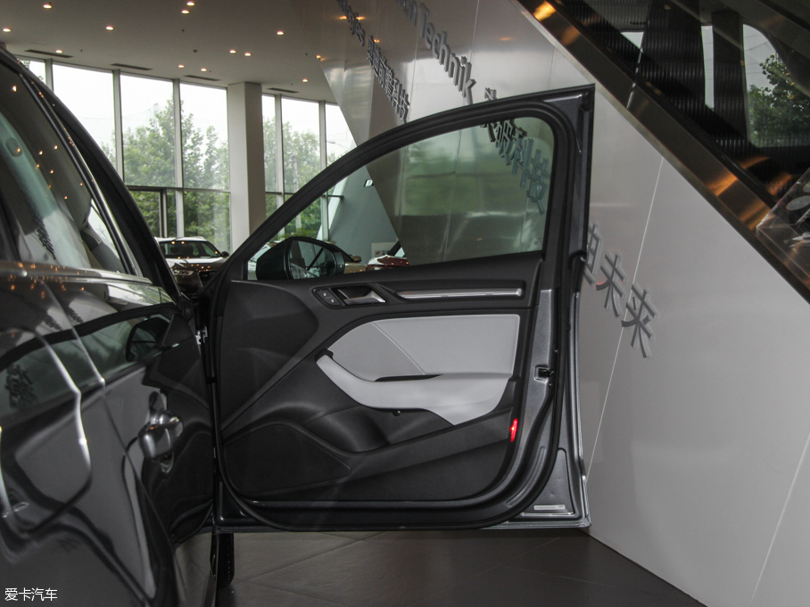 2015WA3 35 TFSI 300fo