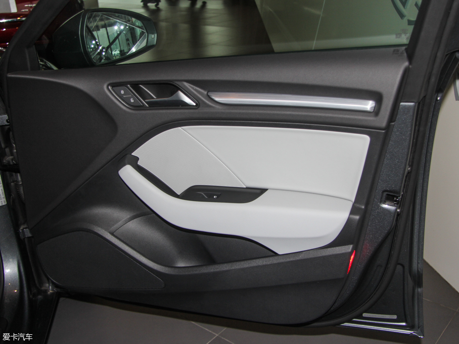 2015WA3 35 TFSI 300fo(j)