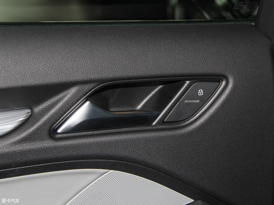 2015?yun)WA3 35 TFSI 300f(wn)o(j)