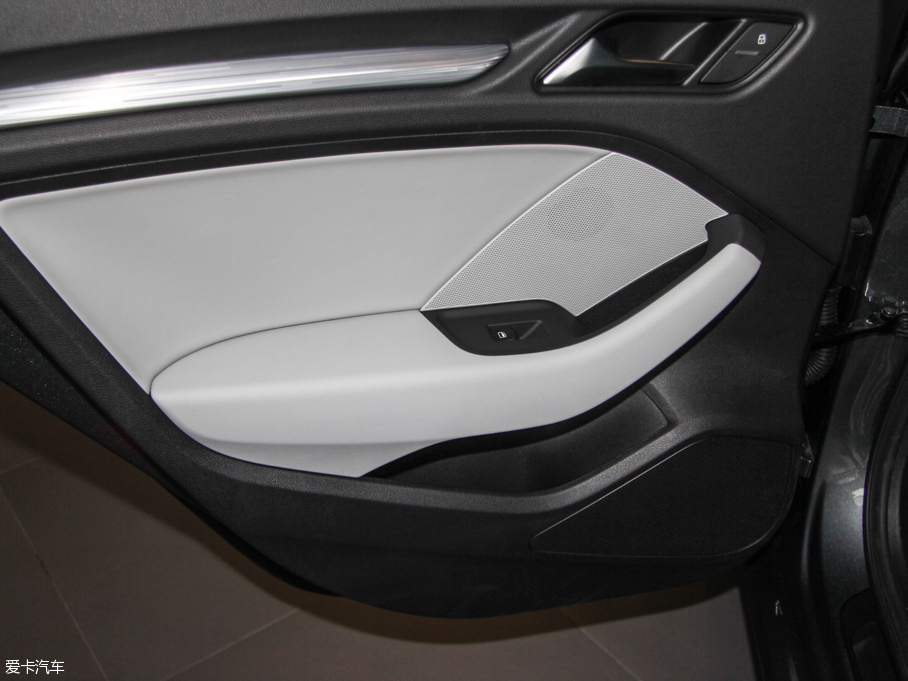 2015?yun)WA3 35 TFSI 300fo(j)