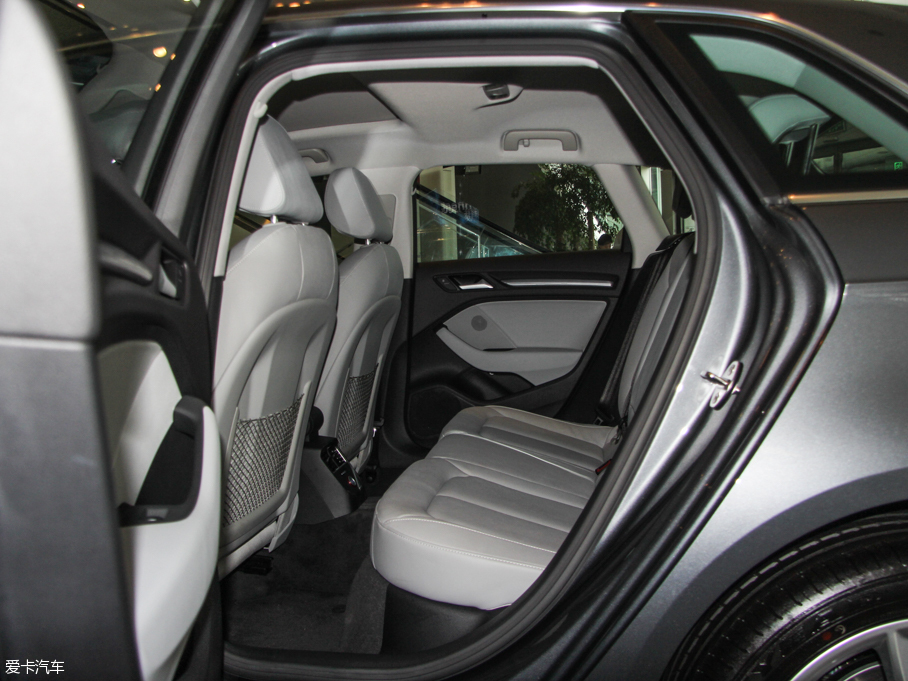 2015WA3 35 TFSI 300fo