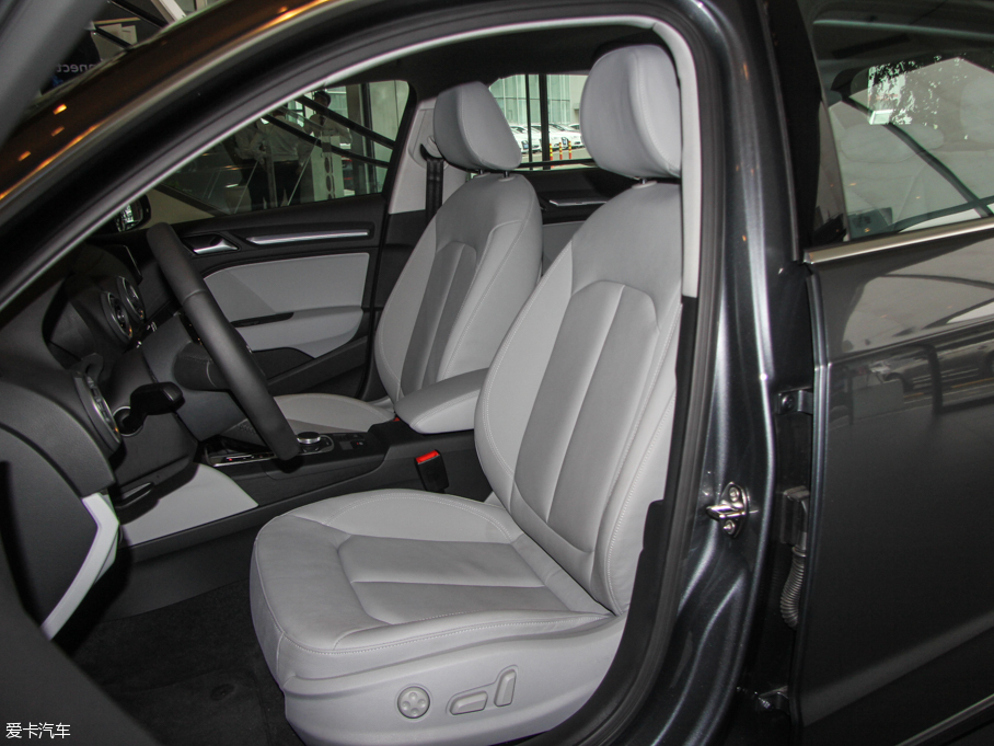 2015WA3 35 TFSI 300fo