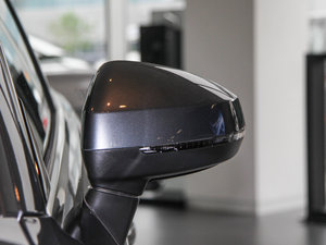 201535 TFSI 300fo ҕR