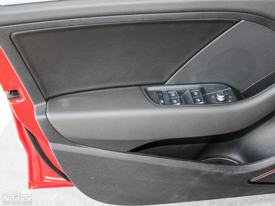 2015?yun)WA3 Limousine 40 TFSI A