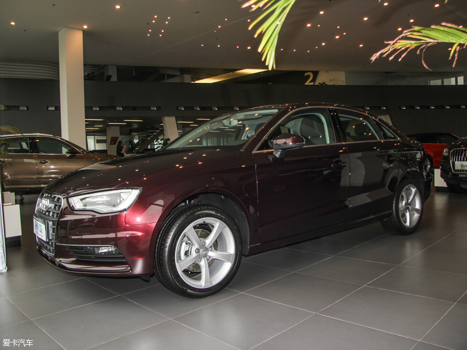 2015WA3 Limousine 35 TFSI 300fo