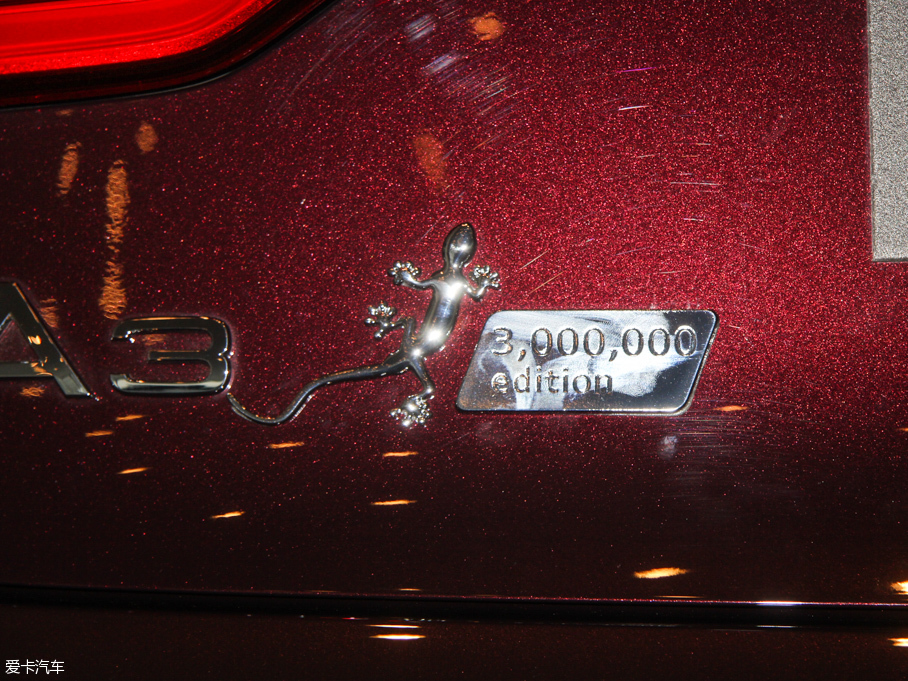 2015?yun)WA3 Limousine 35 TFSI 300f(wn)o(j)