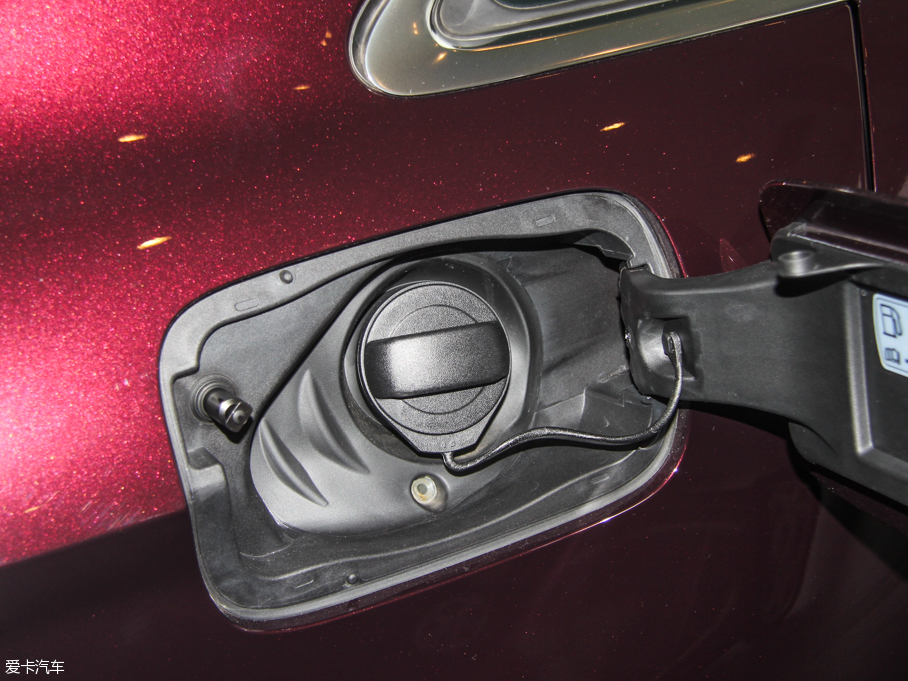 2015?yun)WA3 Limousine 35 TFSI 300f(wn)o(j)