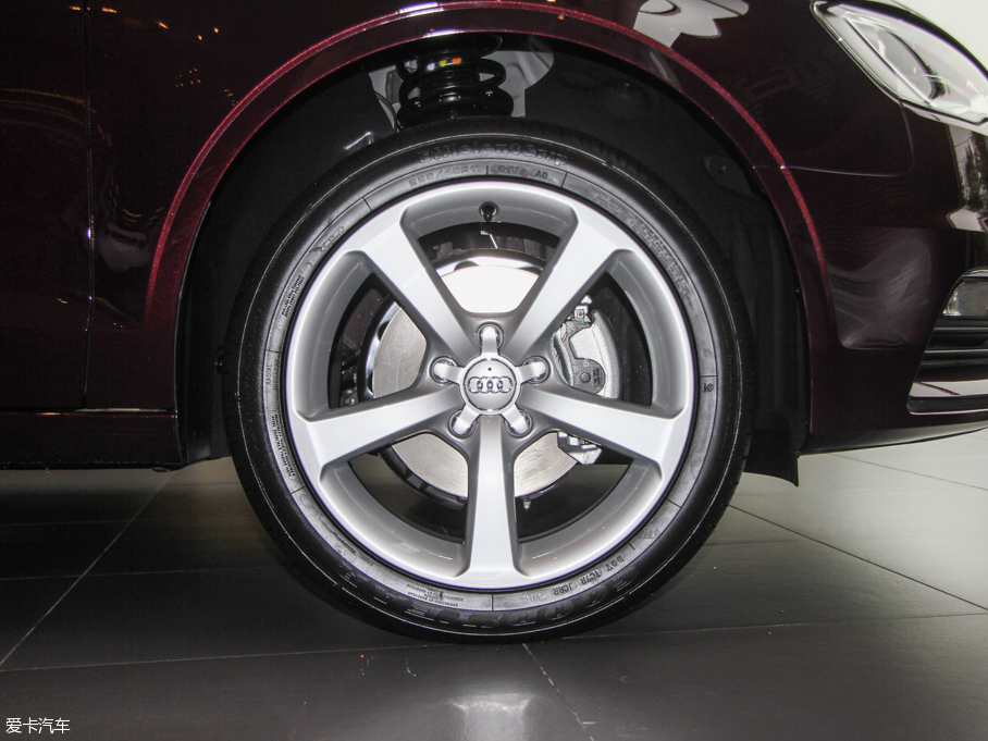 2015?yun)WA3 Limousine 35 TFSI 300fo(j)