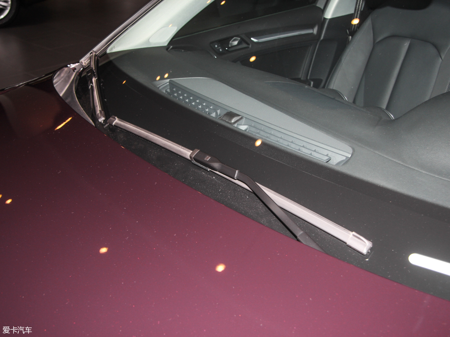 2015?yun)WA3 Limousine 35 TFSI 300f(wn)o(j)