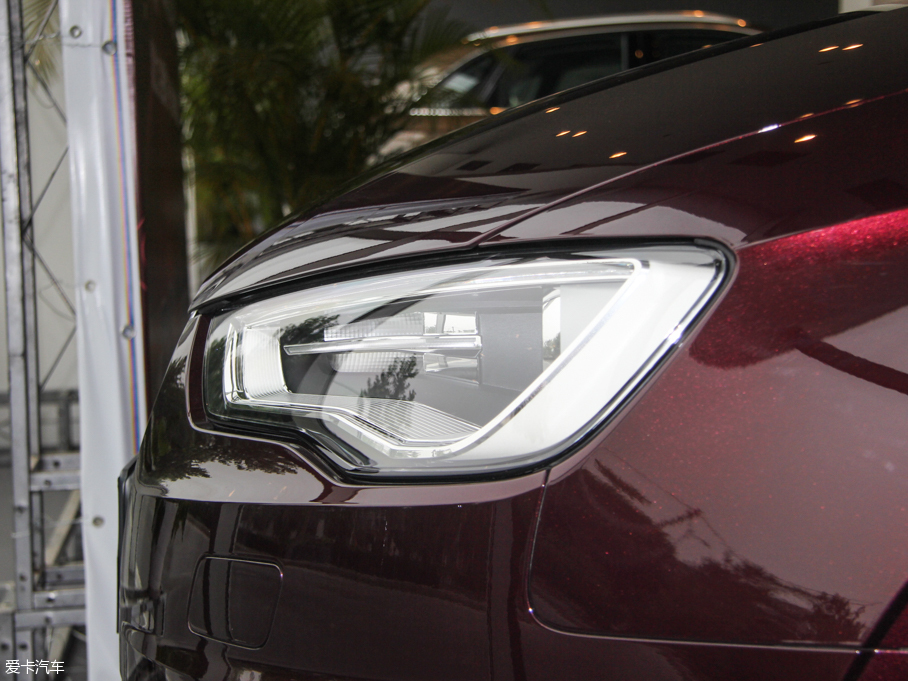 2015?yun)WA3 Limousine 35 TFSI 300fo(j)