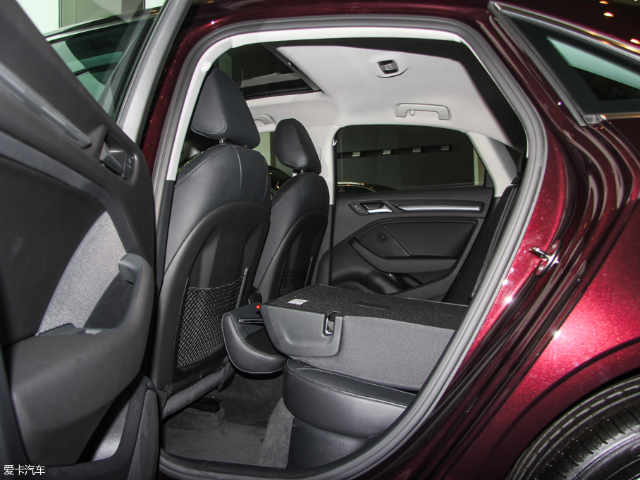 2015WA3 Limousine 35 TFSI 300fo