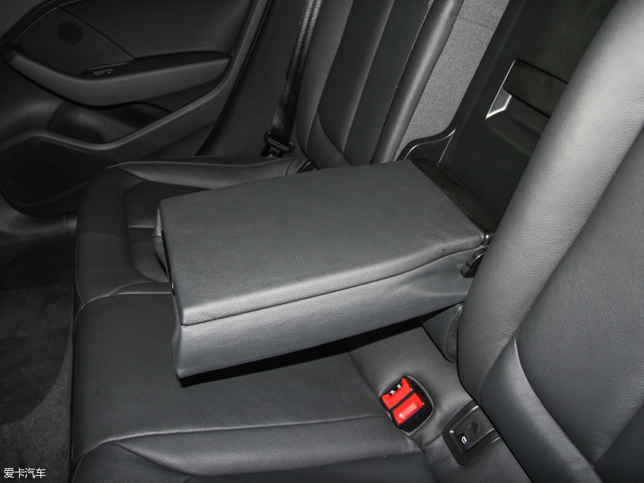 2015WA3 Limousine 35 TFSI 300fo