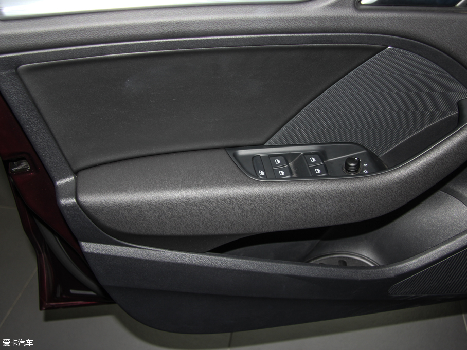 2015WA3 Limousine 35 TFSI 300fo