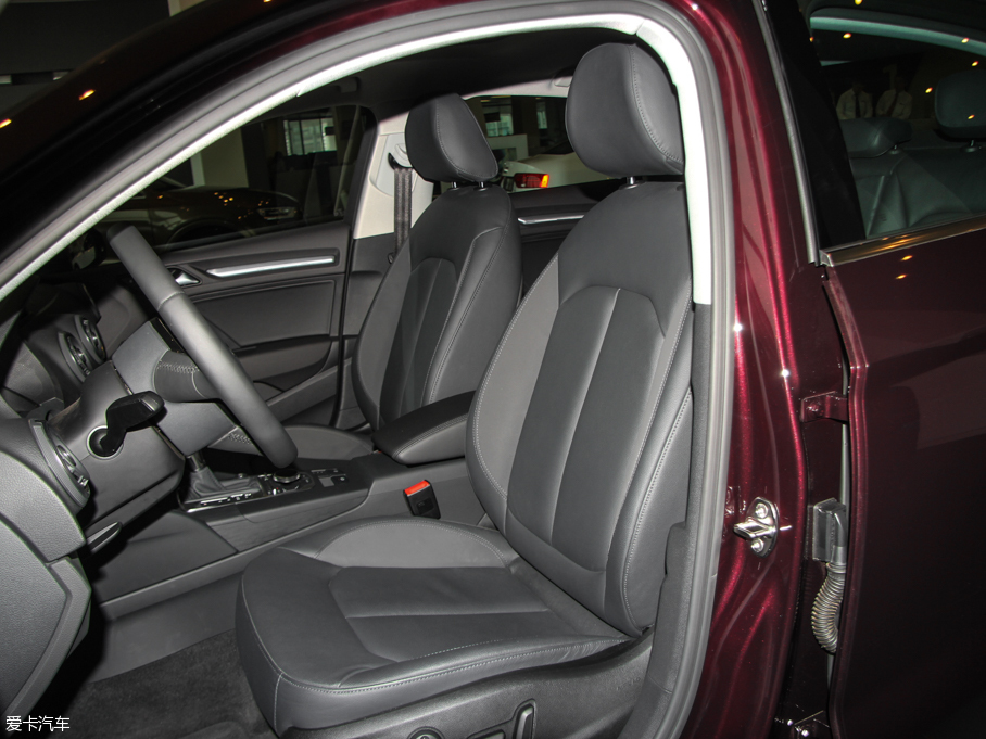 2015WA3 Limousine 35 TFSI 300fo