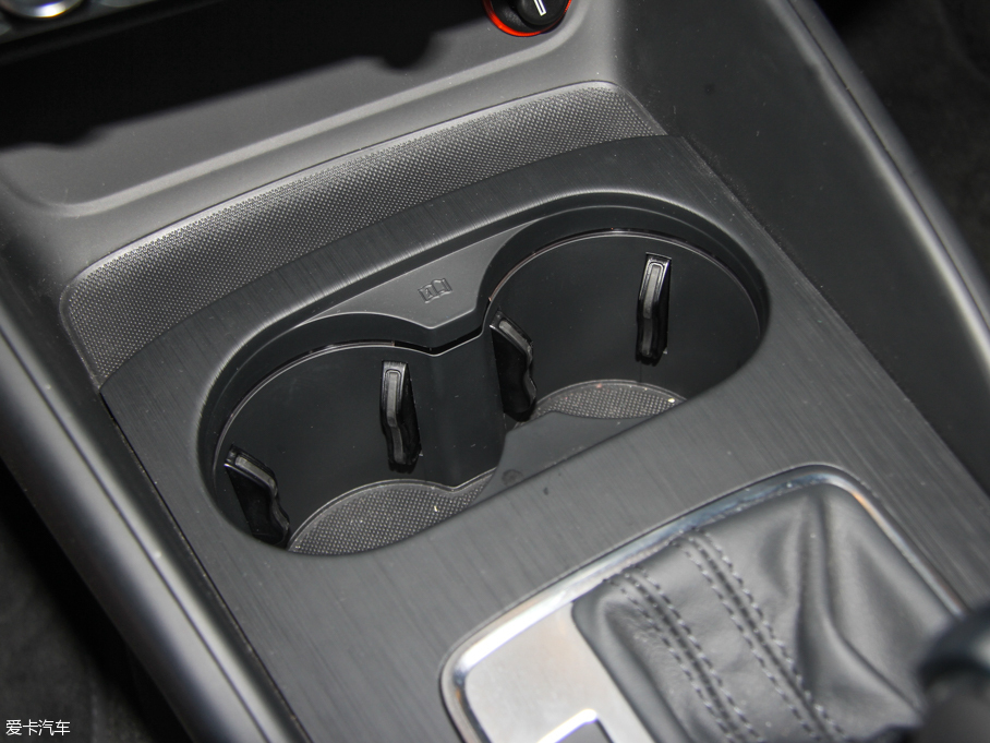 2015?yun)WA3 Limousine 35 TFSI 300f(wn)o(j)