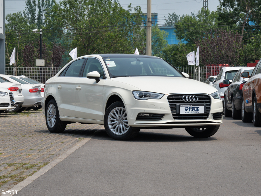 2015WA3 Limousine 35 TFSI 300foI