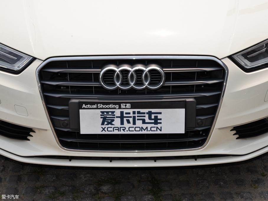 2015WA3 Limousine 35 TFSI 300foI