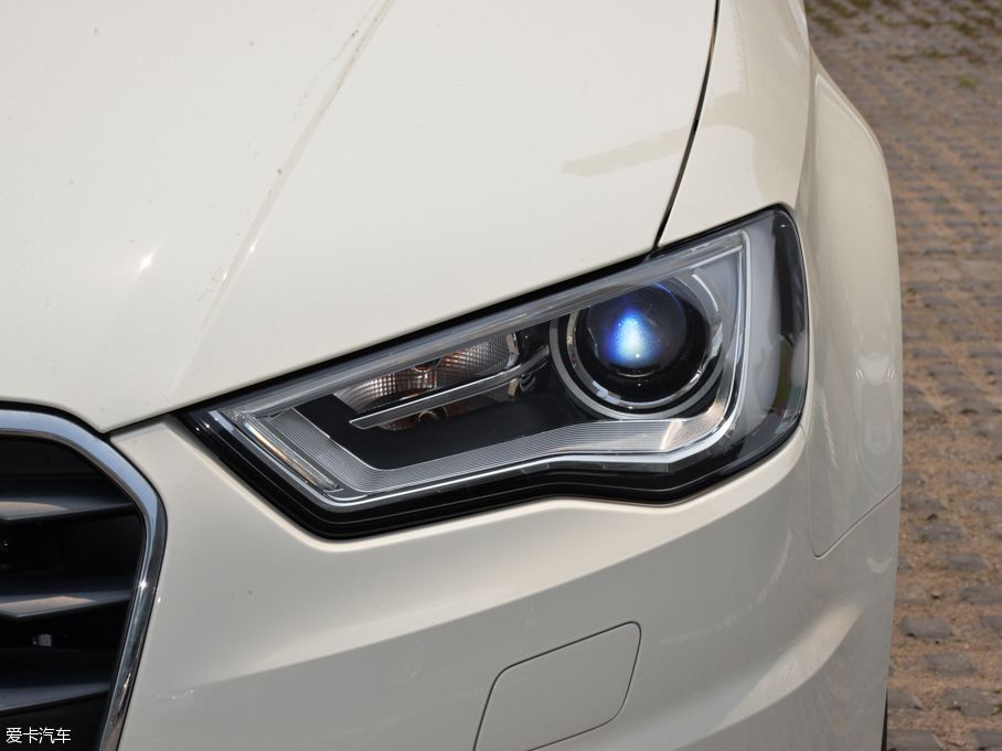 2015WA3 Limousine 35 TFSI 300foI