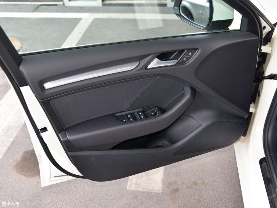 2015WA3 Limousine 35 TFSI 300foI