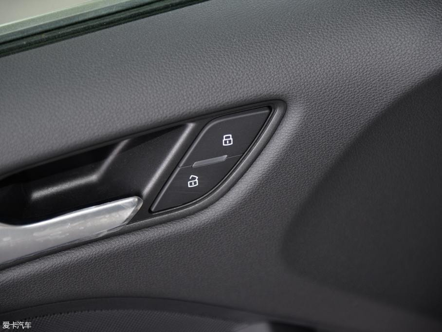 2015?yun)WA3 Limousine 35 TFSI 300fo(j)I(lng)