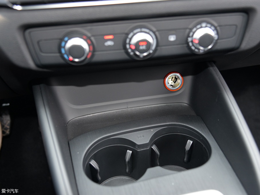 2015WA3 Limousine 35 TFSI 300foI