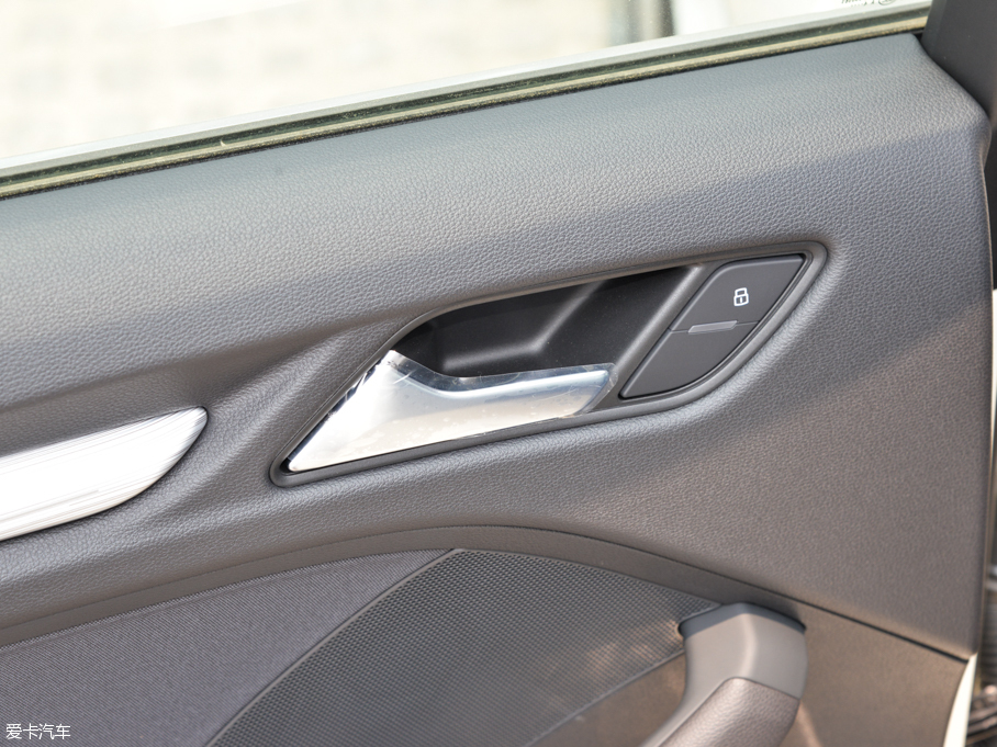 2015WA3 Limousine 35 TFSI 300foI