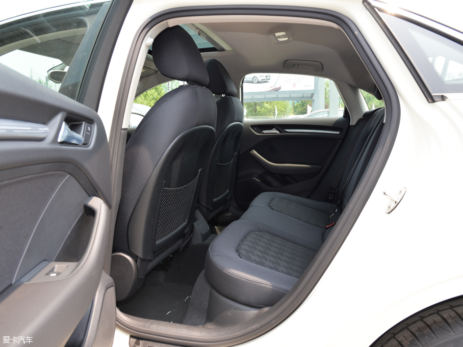 2015WA3 Limousine 35 TFSI 300foI