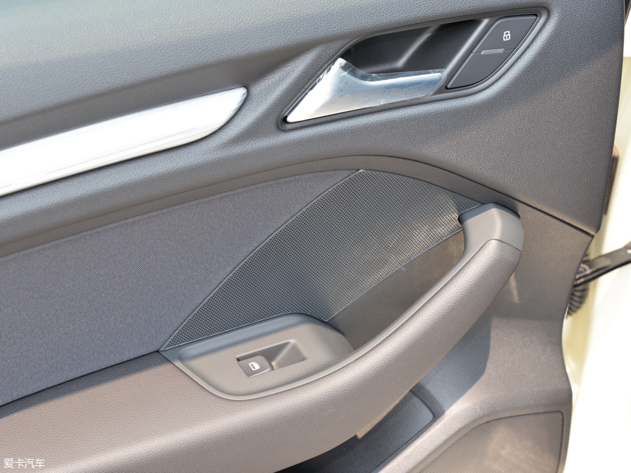 2015?yun)WA3 Limousine 35 TFSI 300fo(j)I(lng)