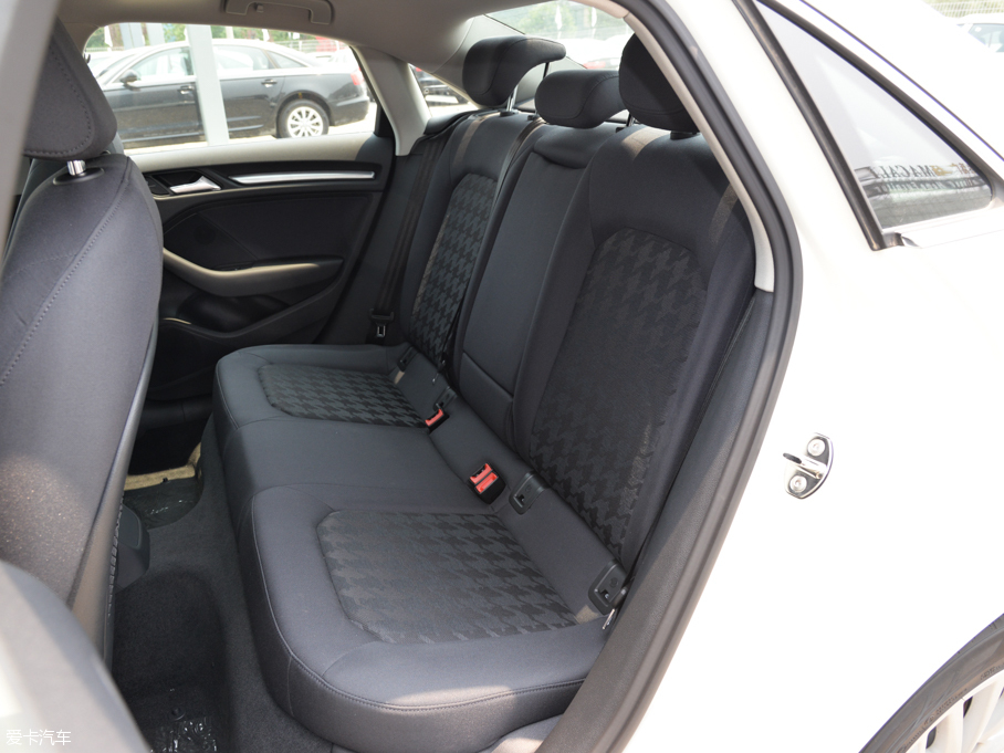 2015WA3 Limousine 35 TFSI 300foI