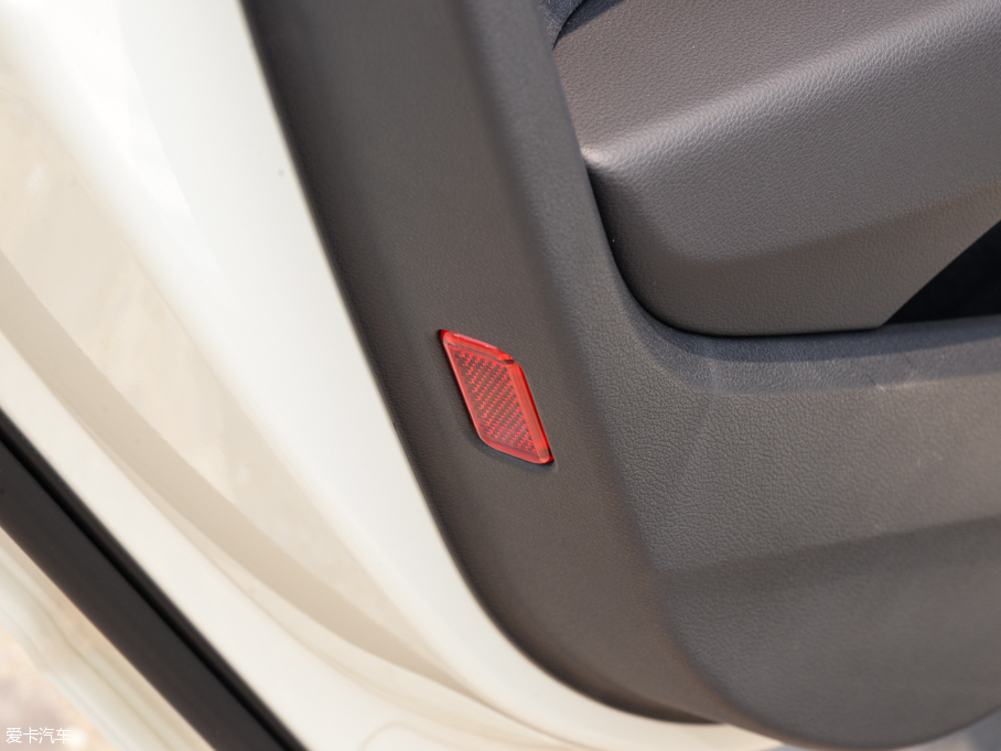 2015?yun)WA3 Limousine 35 TFSI 300fo(j)I(lng)