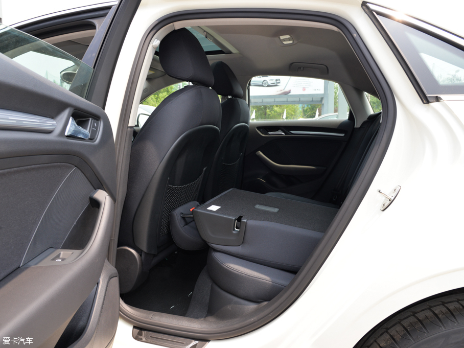 2015WA3 Limousine 35 TFSI 300foI