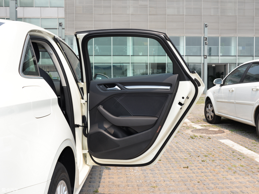 2015WA3 Limousine 35 TFSI 300foI