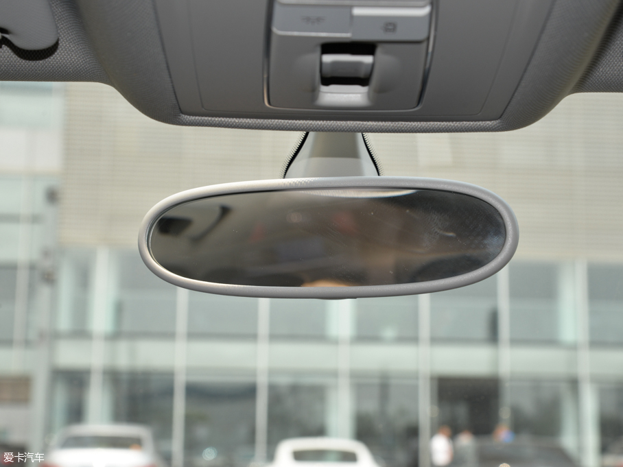 2015?yun)WA3 Limousine 35 TFSI 300fo(j)I(lng)